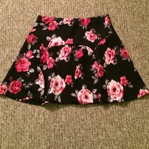 BNWOT Women's Floral Skater Skirt