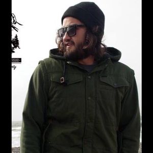 Black crochet beanie (DRAVUS)