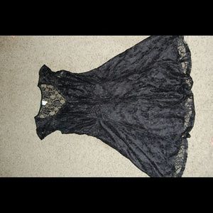 BLACK LACE SWING STYLE DRESS