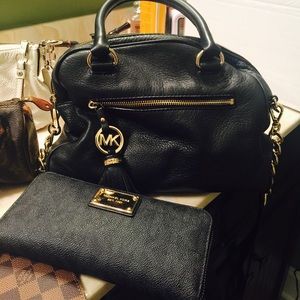 Michael Kors cross body and long wallet set