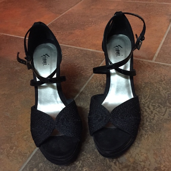 🎀sHoEs🎀 - Picture 2 of 4