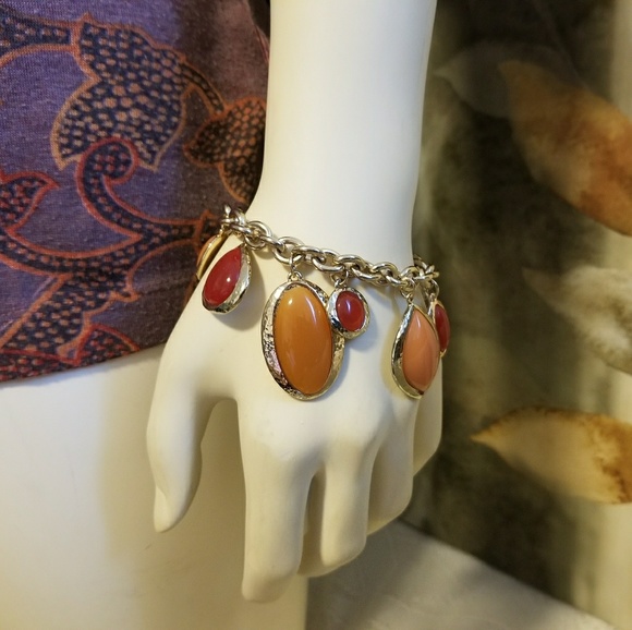 🍁Fashion Statement Bracelet🍁 - Picture 2 of 3