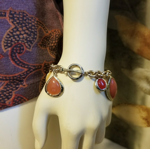 🍁Fashion Statement Bracelet🍁 - Picture 3 of 3