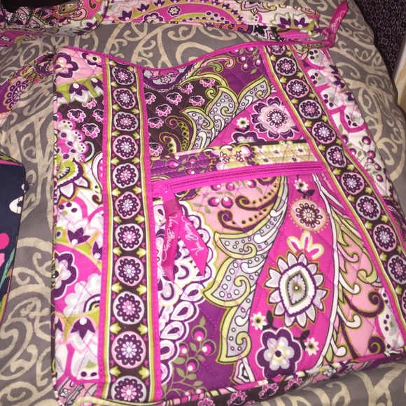 Vera Bradley Handbags - Vera Bradley Hipster Bag