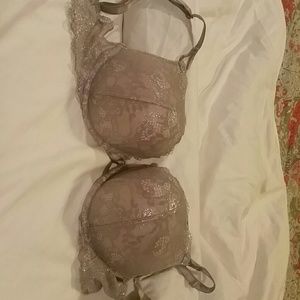 Victoria secret miraculous plunge 34 d like new