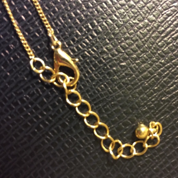 Adorable gold toned cat necklace - Picture 4 of 4