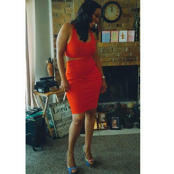 2Pc Crop Top & High Waist Skirt - Picture 3 of 3