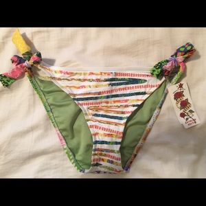 Super cute Bikini bottoms. Super cute Bikini bottoms.
