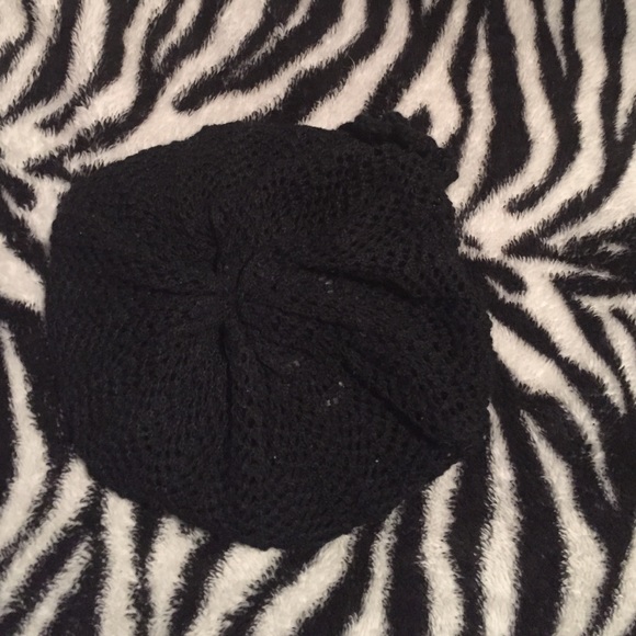 Black knit beanie - Picture 2 of 2