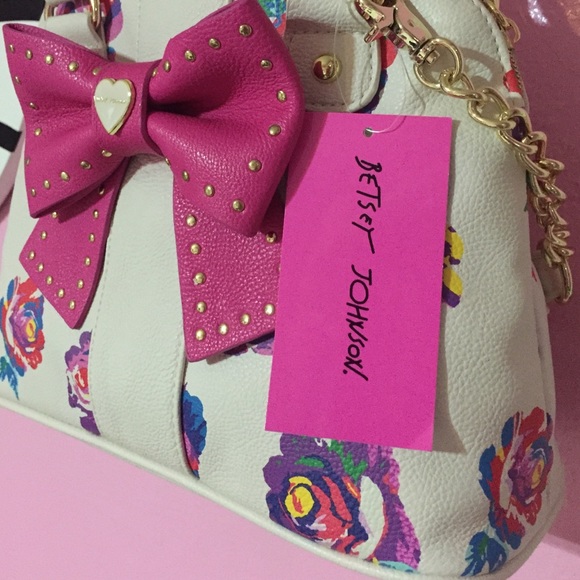 ❤️SOLD❤️ Betsey Johnson Rose Bag - Picture 2 of 4