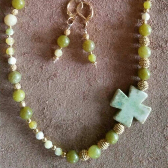 Beautiful Handmade Jewlery set - Picture 3 of 3