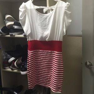 Amazing dress perfect for July 4th or casual night