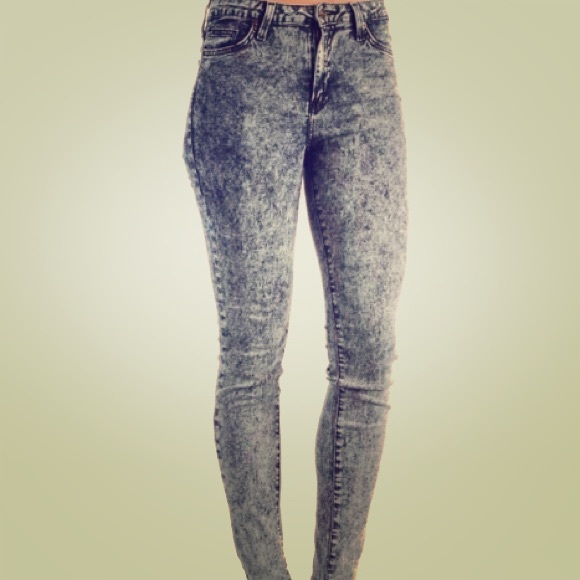 High waisted acid wash jeans