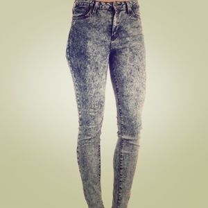 High waisted acid wash jeans