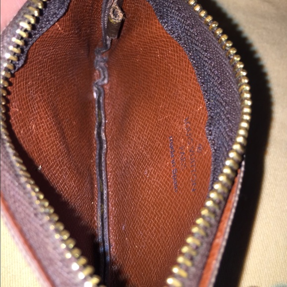 Louis Vuitton cles key pouch PRICE LOWERED - Picture 2 of 4