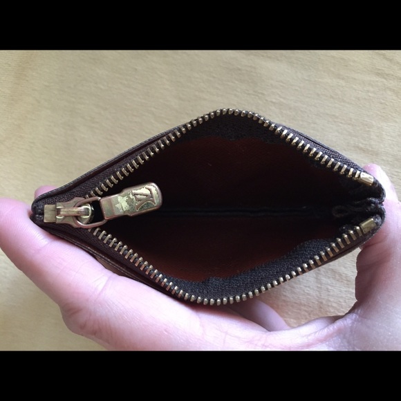 Louis Vuitton cles key pouch PRICE LOWERED - Picture 4 of 4