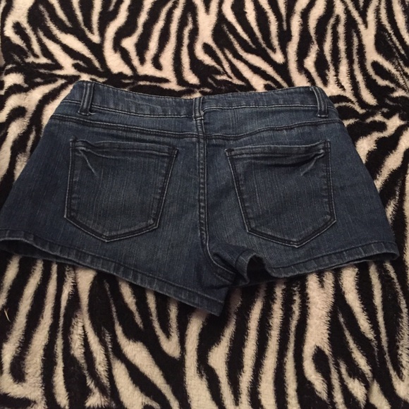 Short jean shorts - Picture 2 of 3