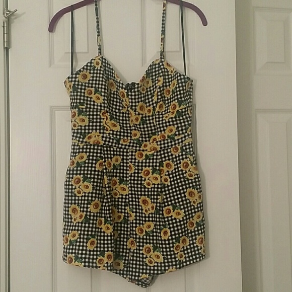 Forever 21 fun summer sunflower romper