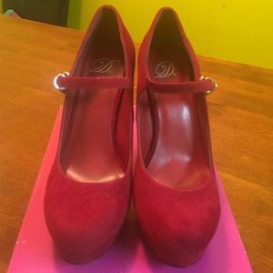 Pair of brand new high heels