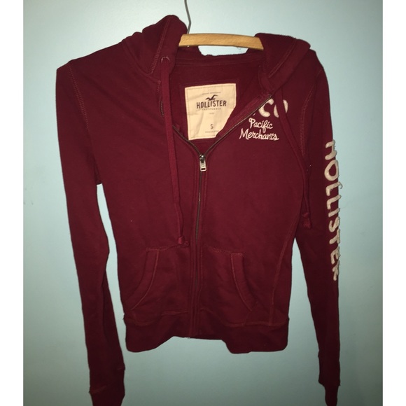 Maroon Hollister hoodie