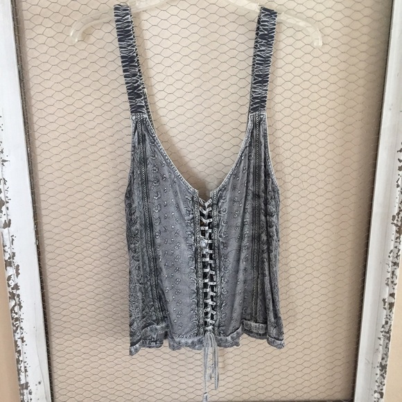 Grey cross cross tank