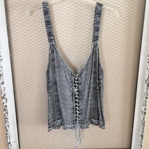 Grey cross cross tank