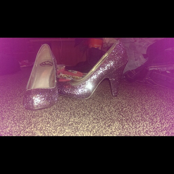 Fergalicious by fergie sparkly shoes