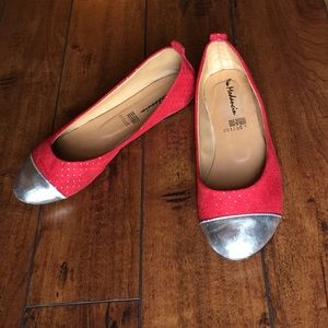 Stylish rare red flats w/ silver tip size 9