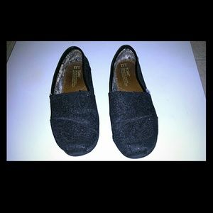 Girls Toms size 12