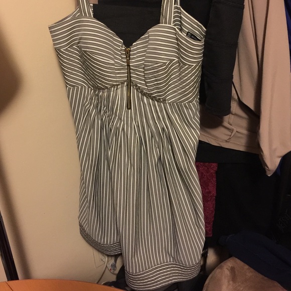 Sweatheart dress