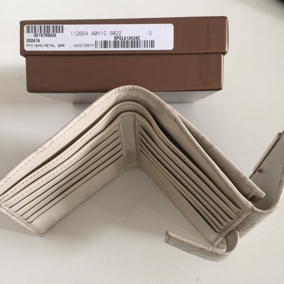 🚫NFS🎀SOLD‼️ GUCCI wallet - Picture 2 of 4