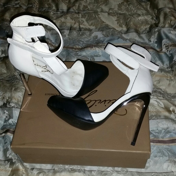 Shoe - Picture 2 of 2