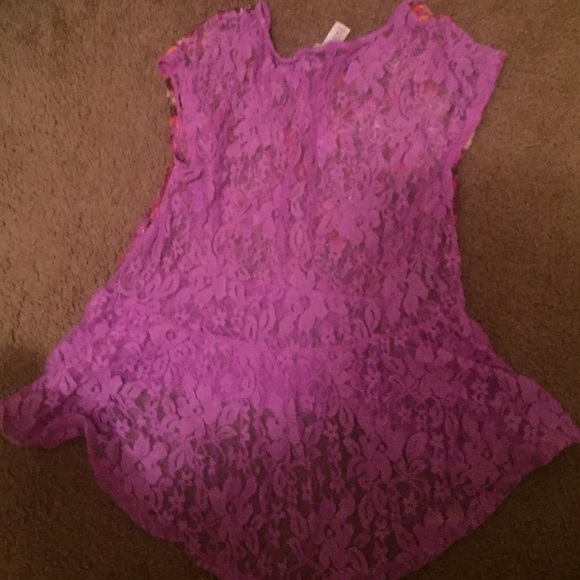 Floral lace top❤️ might go for trades ❤️ - Picture 2 of 2