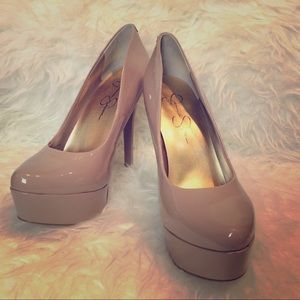 Jessica Simspon nude pumps