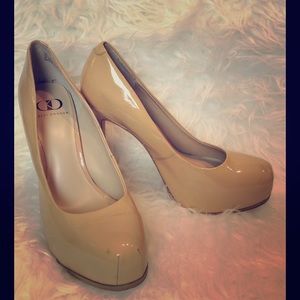 Kelsi Dagger Nude Pumps