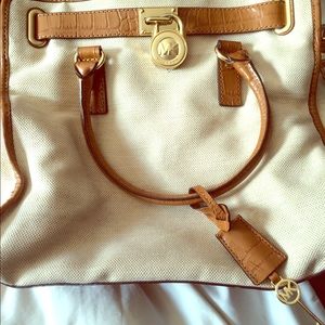 Michael Kors Hamilton Bag!!