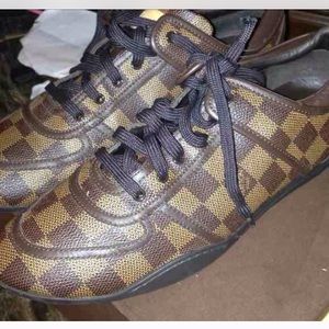 Authentic LV women sneakers