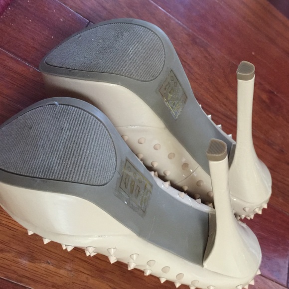 Nude stud heels - Picture 4 of 4