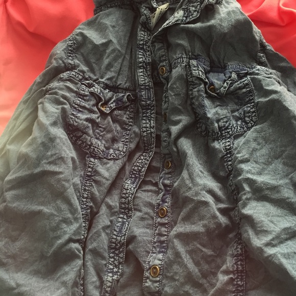 Button up - Picture 1 of 1