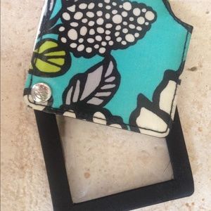 Vera Bradley magnifying glass🌺 in new condition❤️