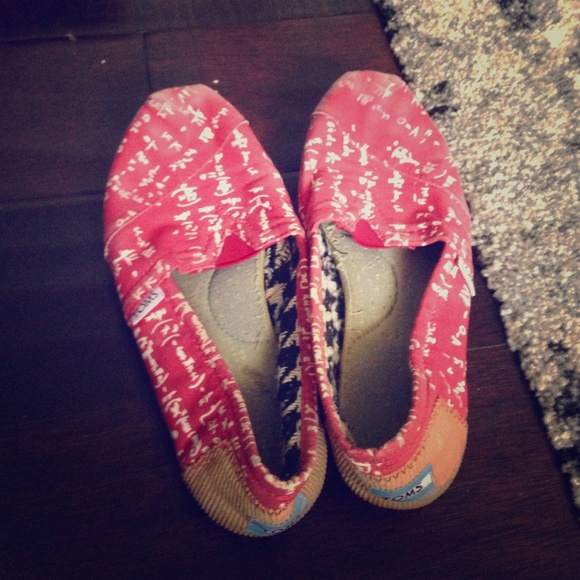 Red and white calculus toms