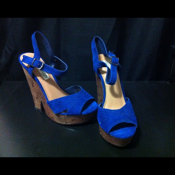 Blue Wedges