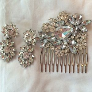 Beautiful Earings and hair comb bundle!