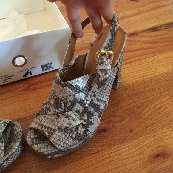 Michael Kors embossed leather Urban high heel - Picture 2 of 4