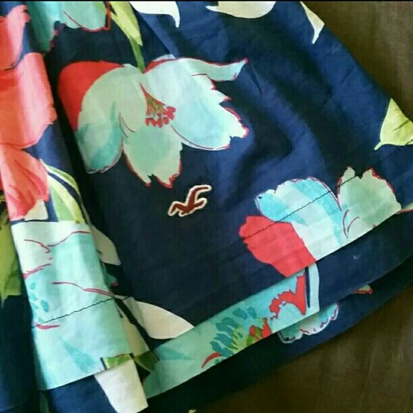 Hollister skirt - Picture 2 of 3