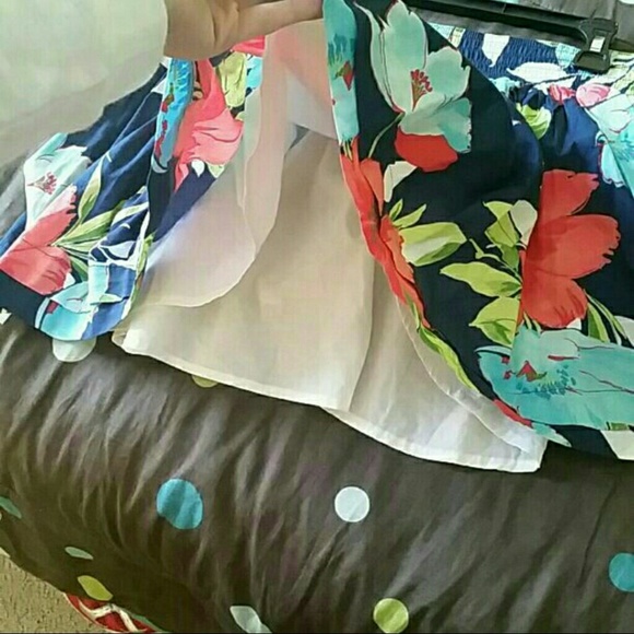 Hollister skirt - Picture 3 of 3