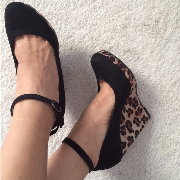 black suede wedge shoes sz 6 1/2