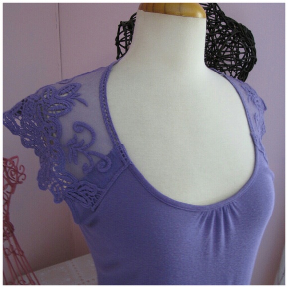 a.n.a. Purple Lace Ruffle Hem Top M - Picture 2 of 4