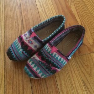 Aztec print TOMS