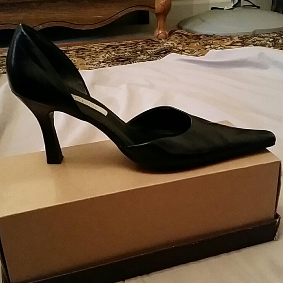 Classy black leather shoes by Maripe